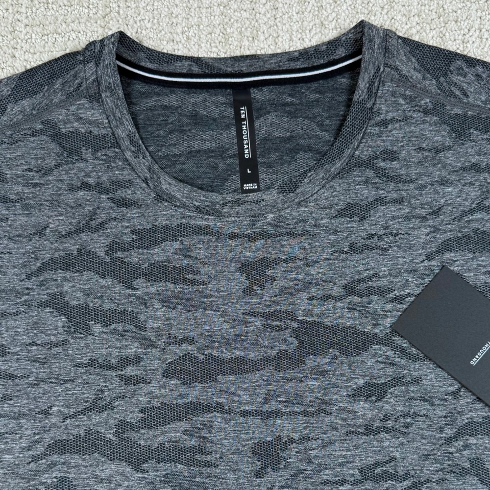 NEW Ten Thousand Mens Large Black Gray Camo Knit Performance Training Shirt